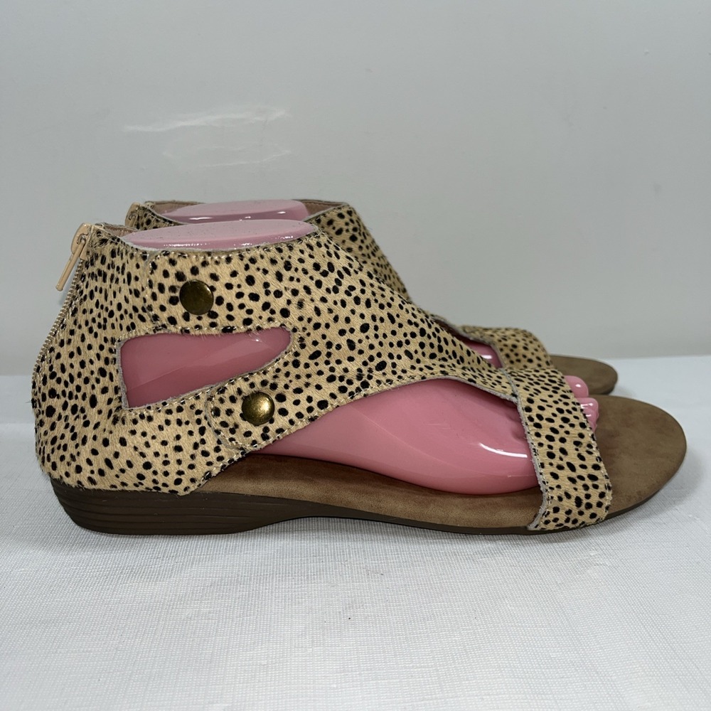 Boutique by Corkys Jayde Leopard  T Strap Animal‎ Hair Zipper Flat Sandals Sz 10